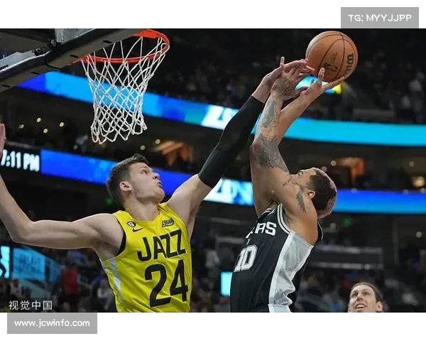 马尔卡宁砍下32分难救主 爵士队遗憾落败 马尔卡宁砍下32分难救主 爵士队遗憾落败