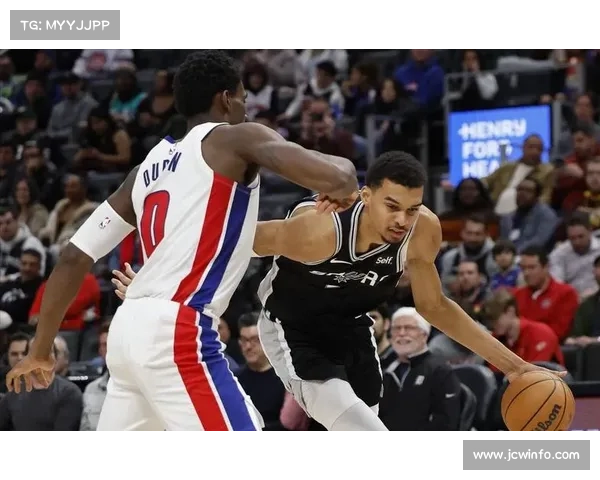 马刺第三节轰出43分净胜22分，文班亚马替补贡献14分12篮板